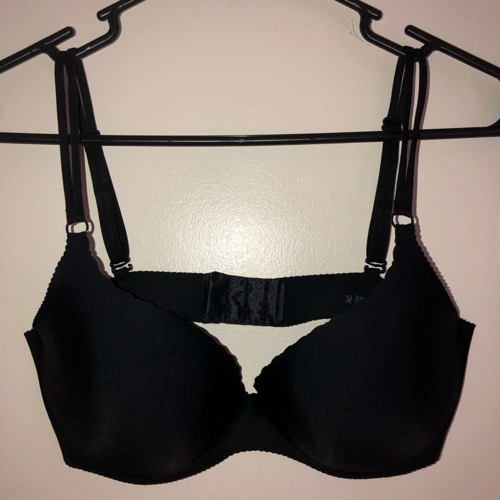 34D Victoria Secret Bra